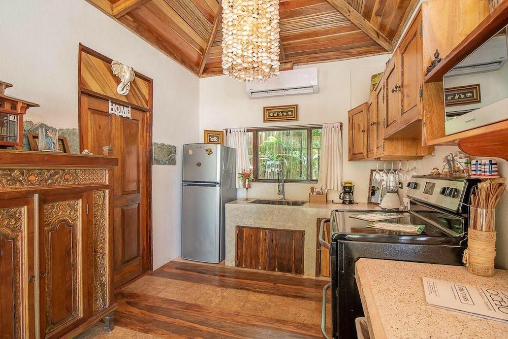 Ocho Artisan Bungalows (Adults Only) Tamarindo Ngoại thất bức ảnh