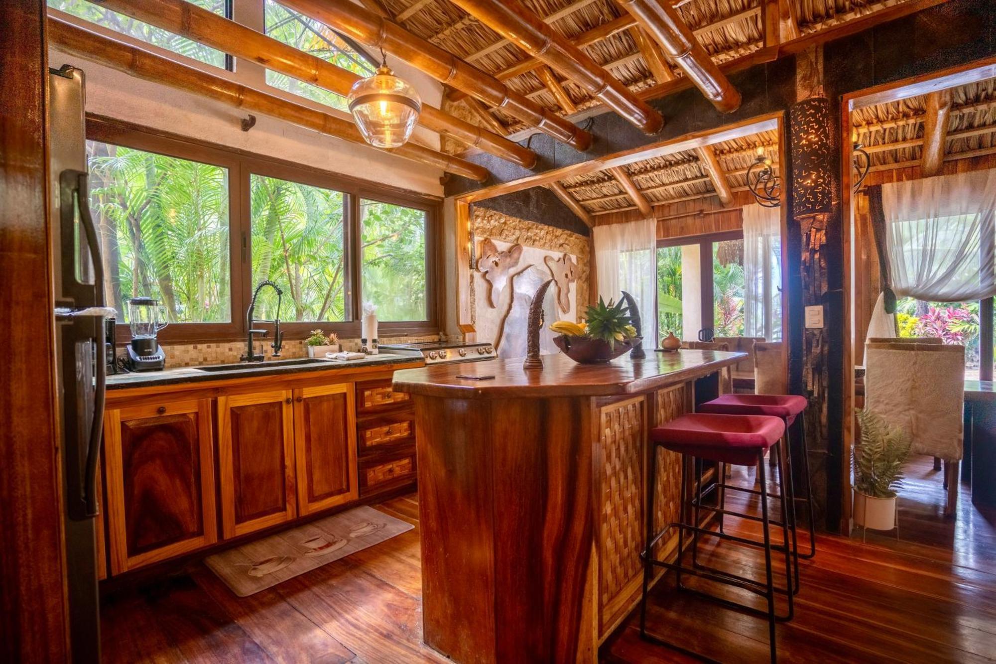 Ocho Artisan Bungalows (Adults Only) Tamarindo Ngoại thất bức ảnh