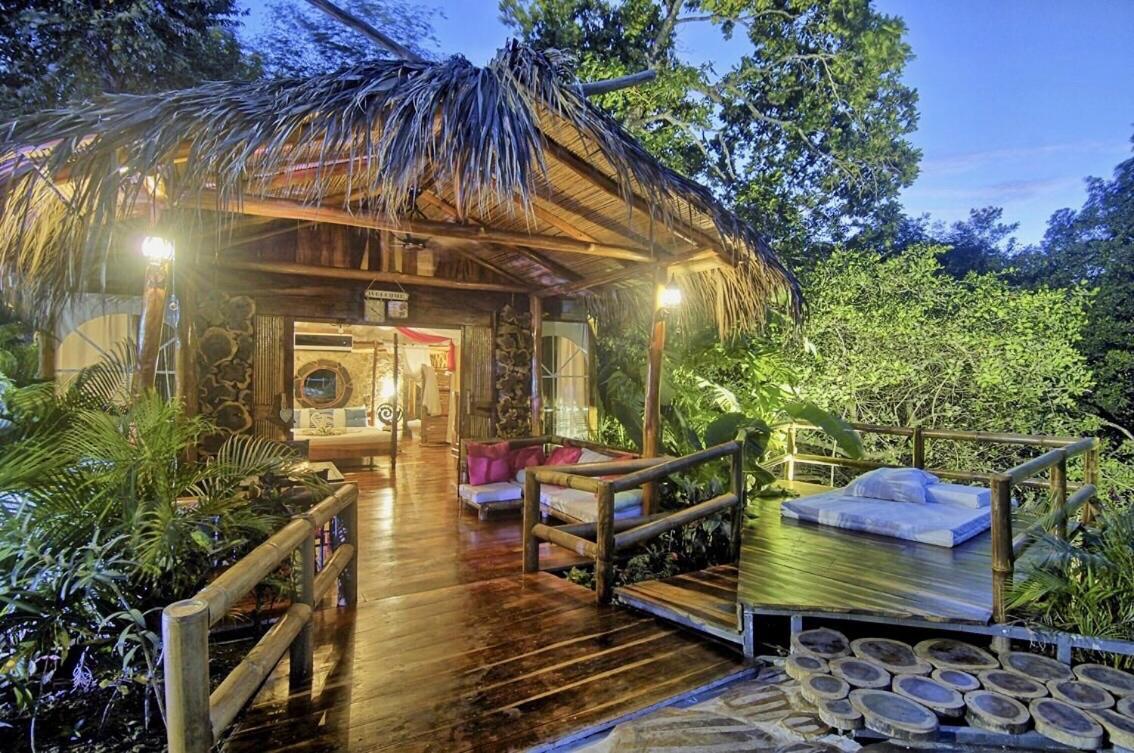 Ocho Artisan Bungalows (Adults Only) Tamarindo Ngoại thất bức ảnh
