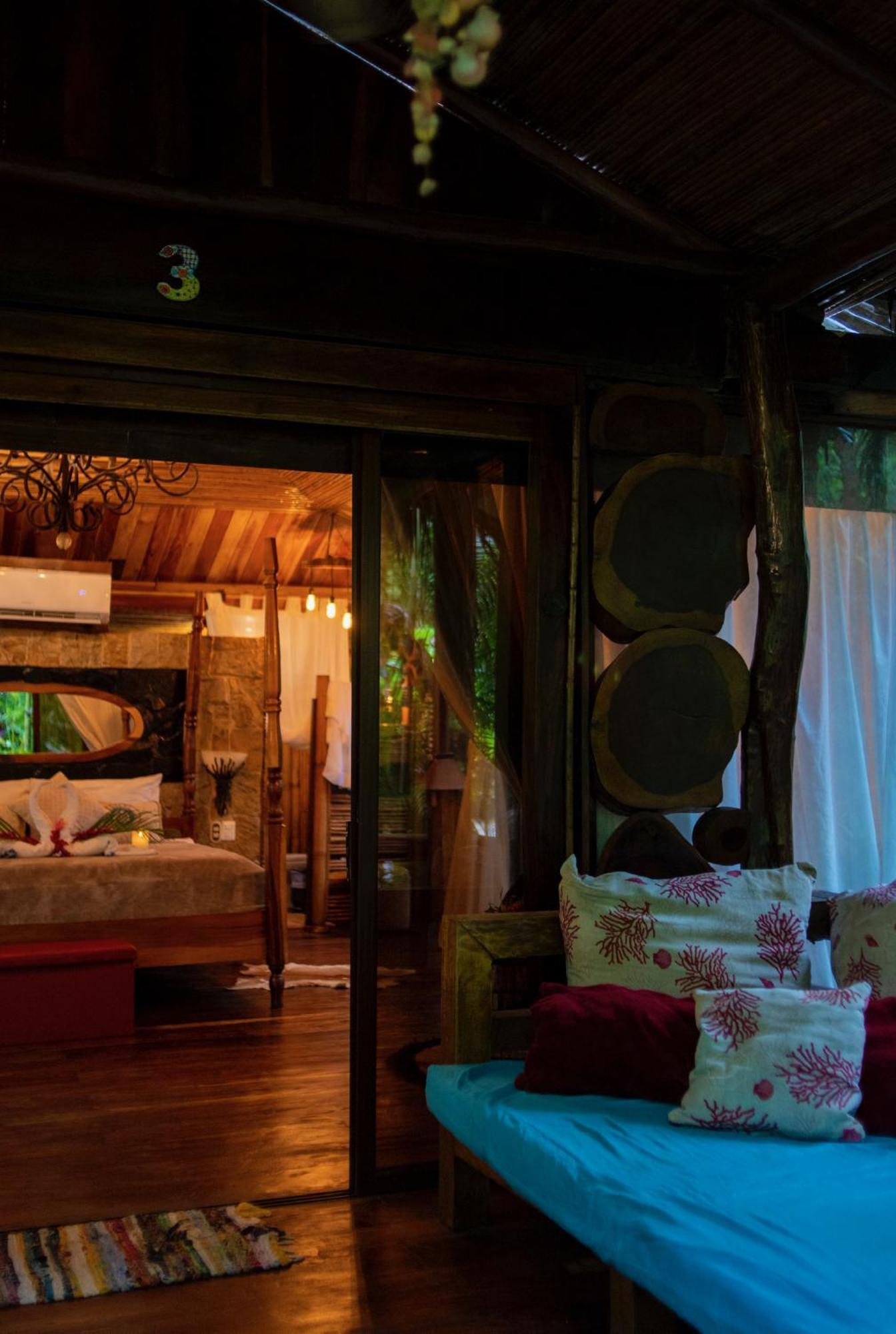 Ocho Artisan Bungalows (Adults Only) Tamarindo Ngoại thất bức ảnh