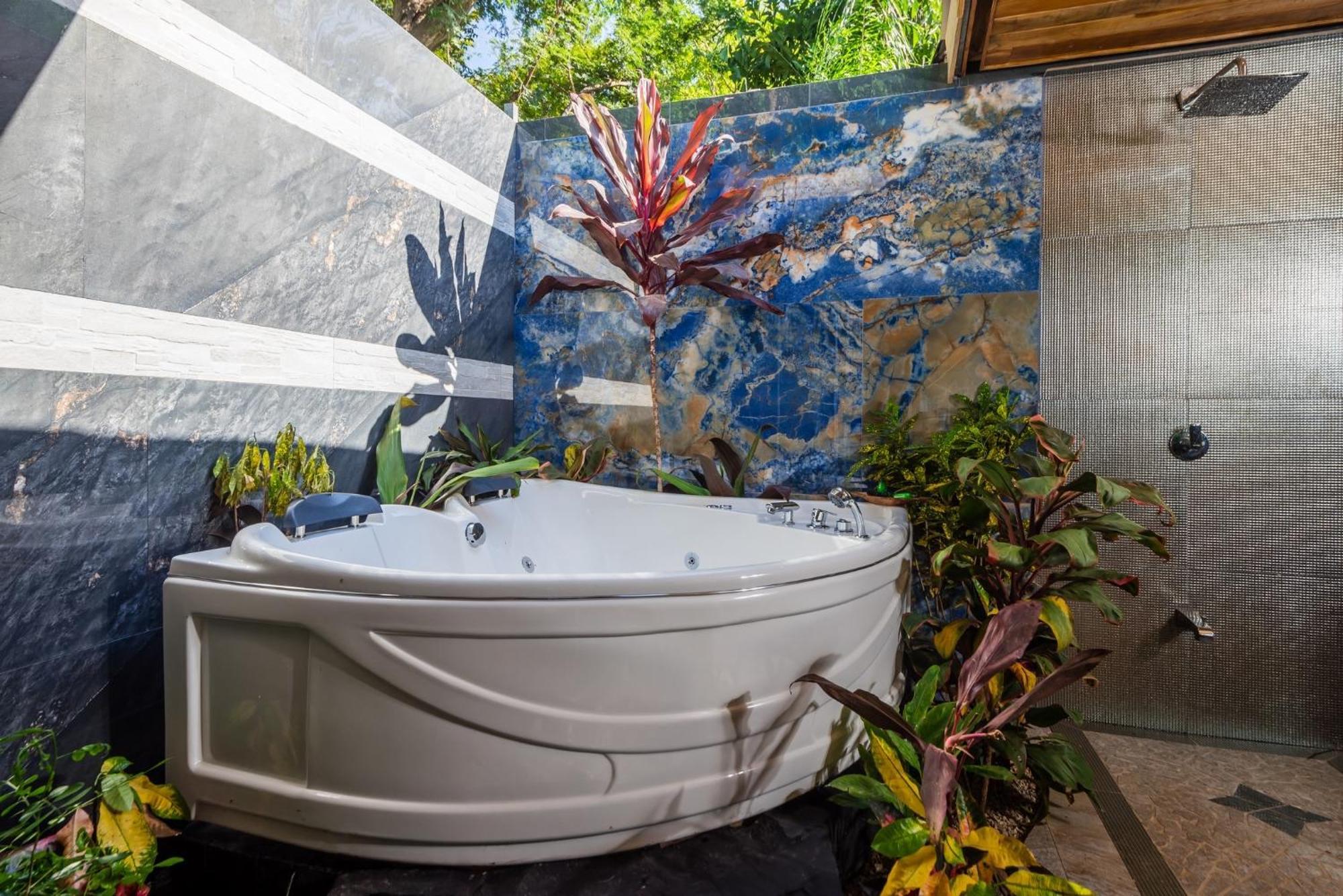 Ocho Artisan Bungalows (Adults Only) Tamarindo Ngoại thất bức ảnh