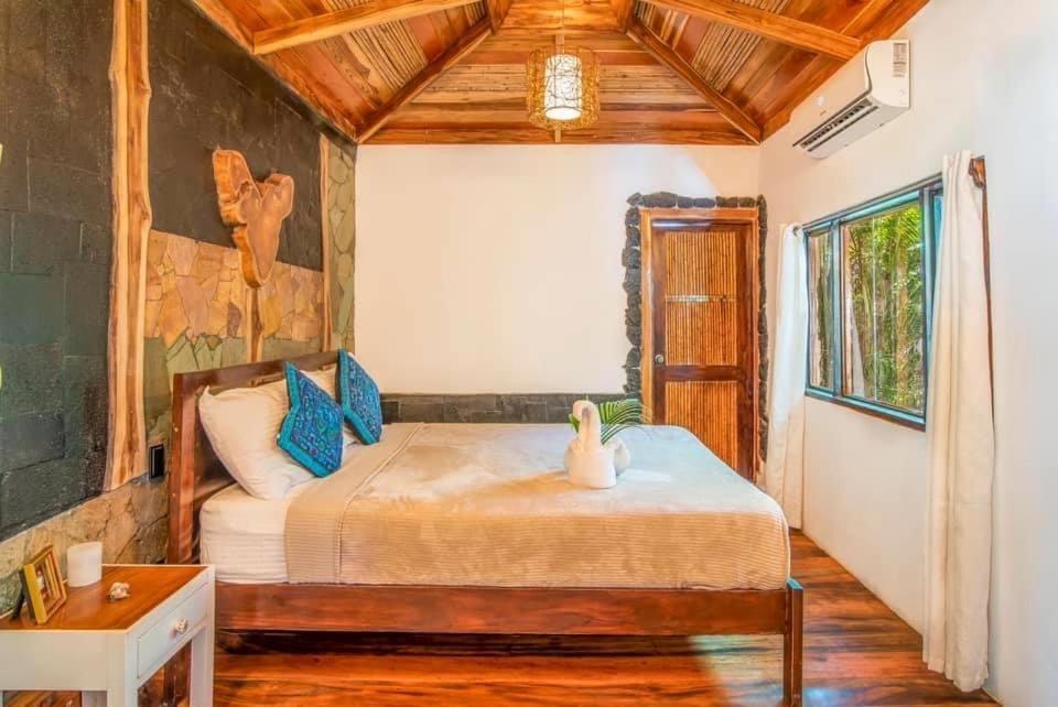 Ocho Artisan Bungalows (Adults Only) Tamarindo Ngoại thất bức ảnh