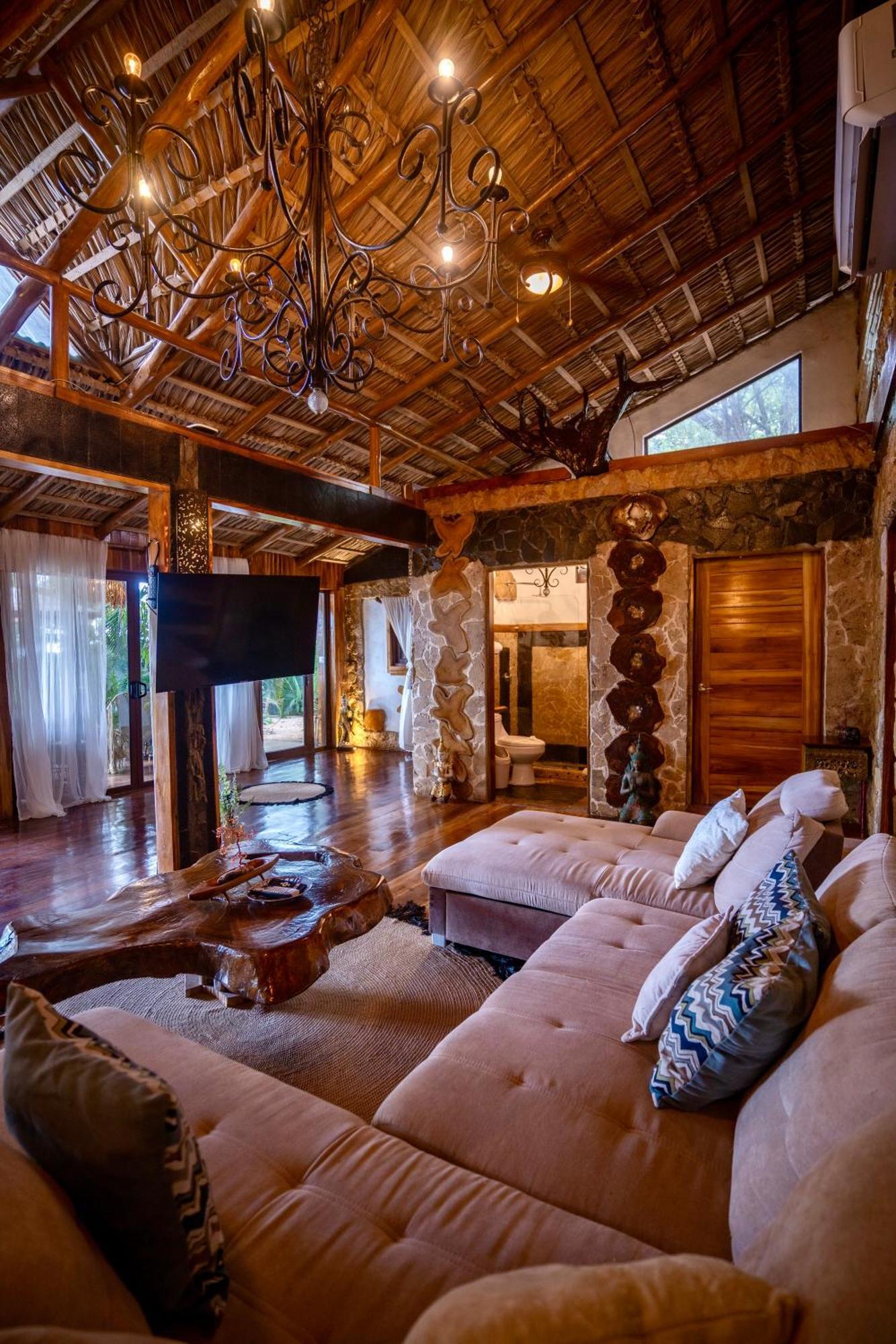 Ocho Artisan Bungalows (Adults Only) Tamarindo Ngoại thất bức ảnh