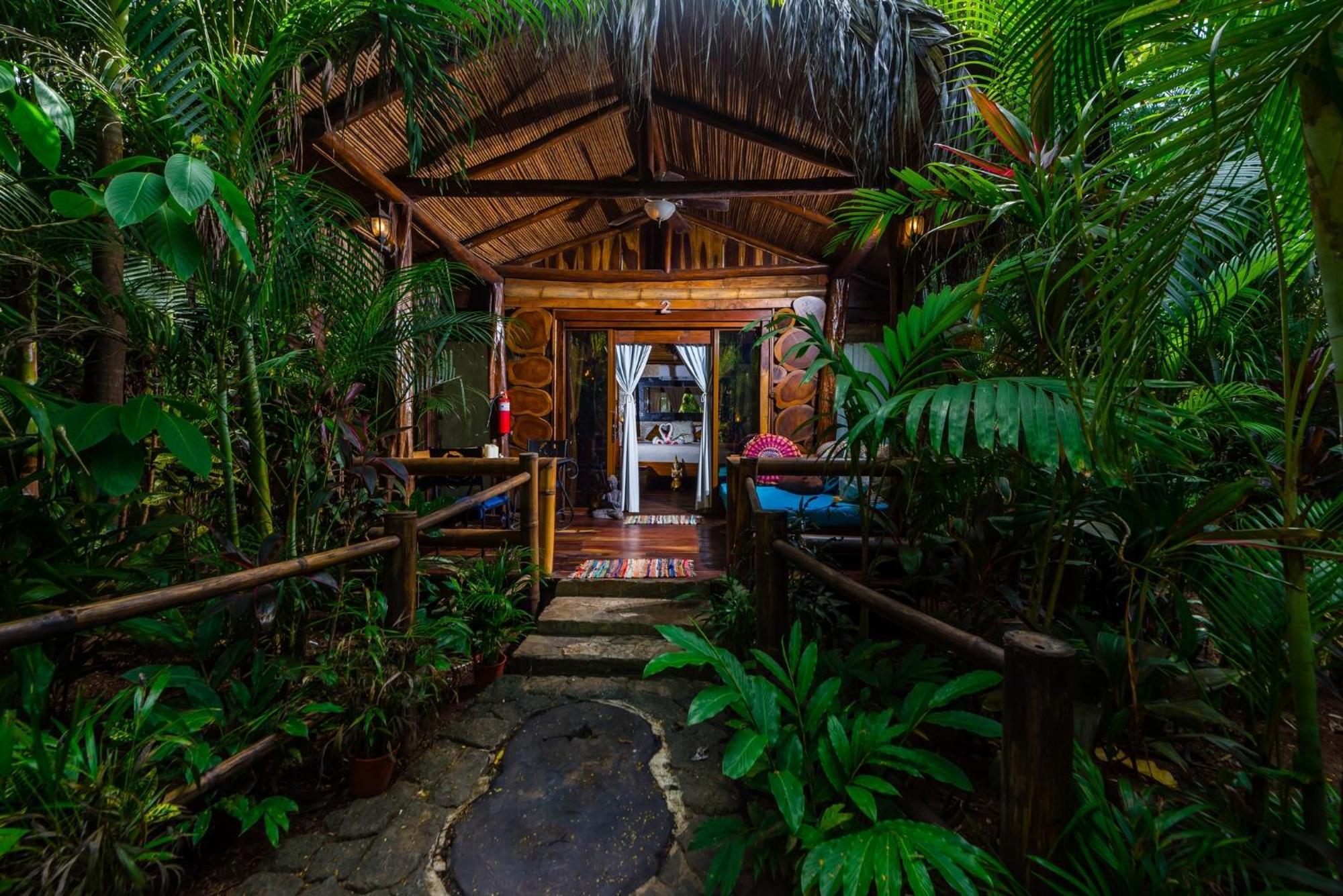 Ocho Artisan Bungalows (Adults Only) Tamarindo Ngoại thất bức ảnh