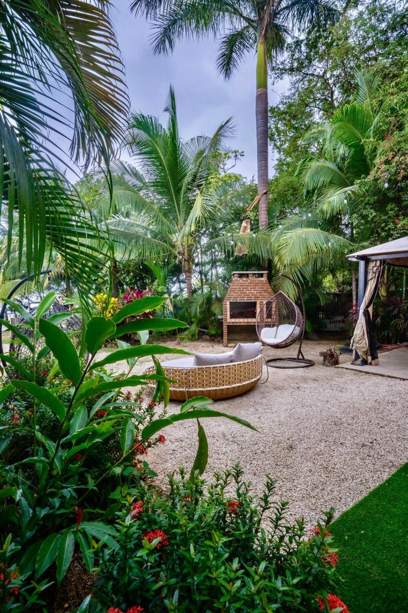 Ocho Artisan Bungalows (Adults Only) Tamarindo Ngoại thất bức ảnh
