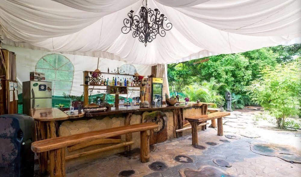 Ocho Artisan Bungalows (Adults Only) Tamarindo Ngoại thất bức ảnh