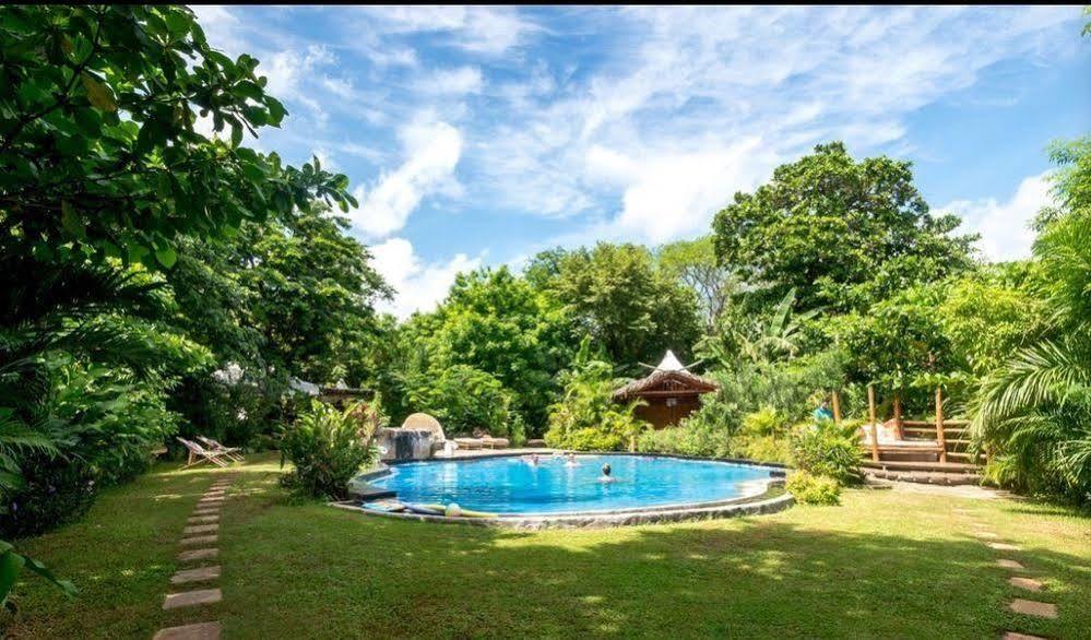 Ocho Artisan Bungalows (Adults Only) Tamarindo Ngoại thất bức ảnh